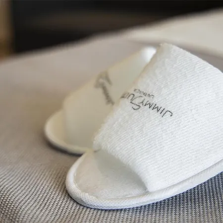 Jimmy's Aparthotel 4*