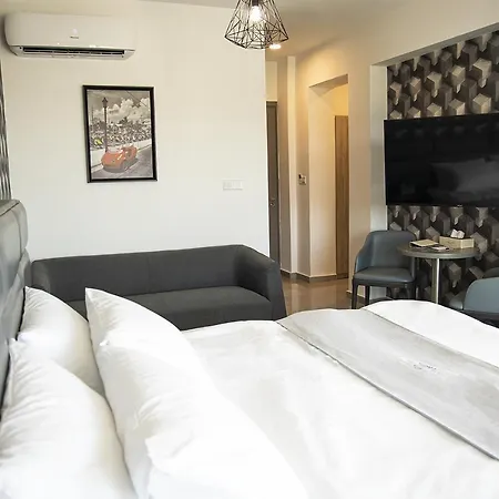 Aparthotel Jimmy's 4*