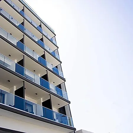 Jimmy's Aparthotel 4*