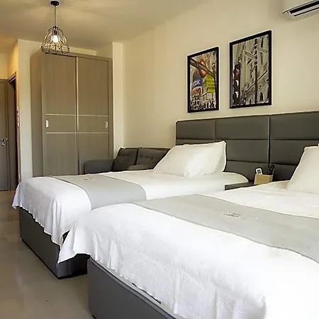 Jimmy's Aparthotel 4*
